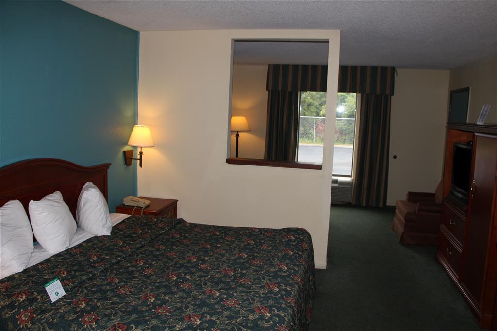 Red Roof Inn & Suites Monroe, Nc Room photo