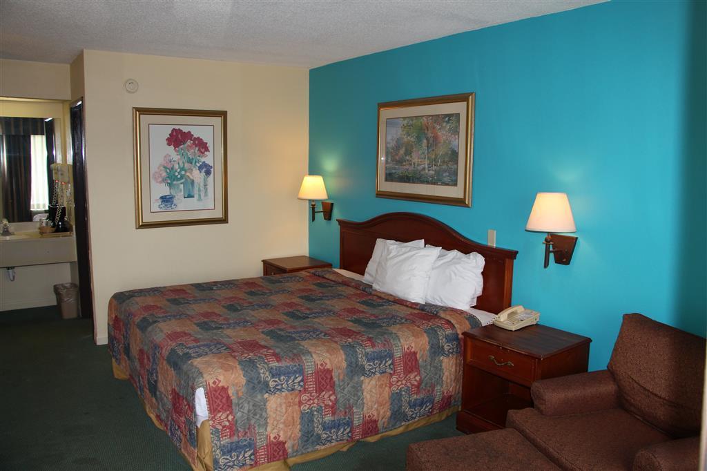 Red Roof Inn & Suites Monroe, Nc Room photo