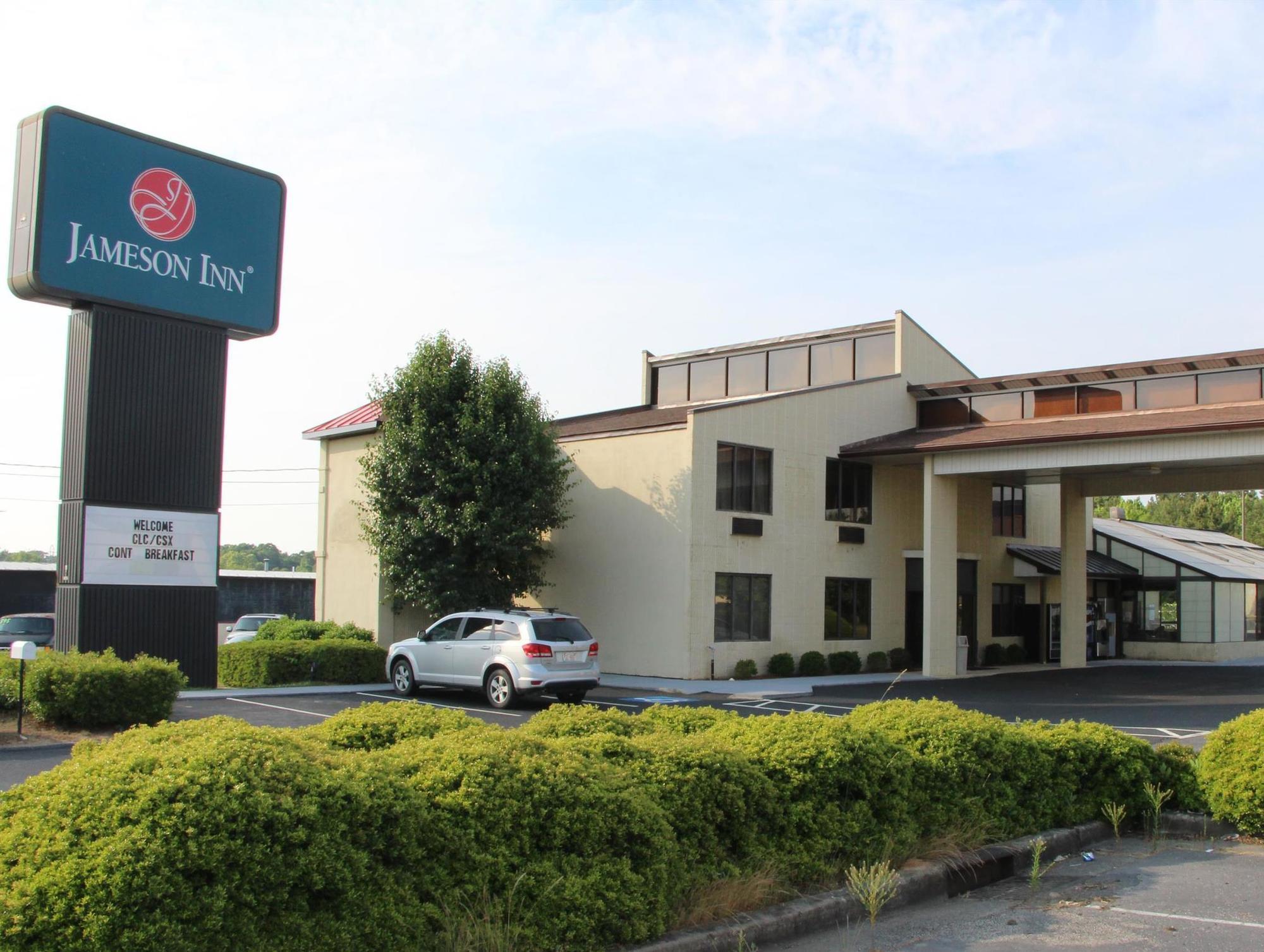 Red Roof Inn & Suites Monroe, Nc Exterior photo